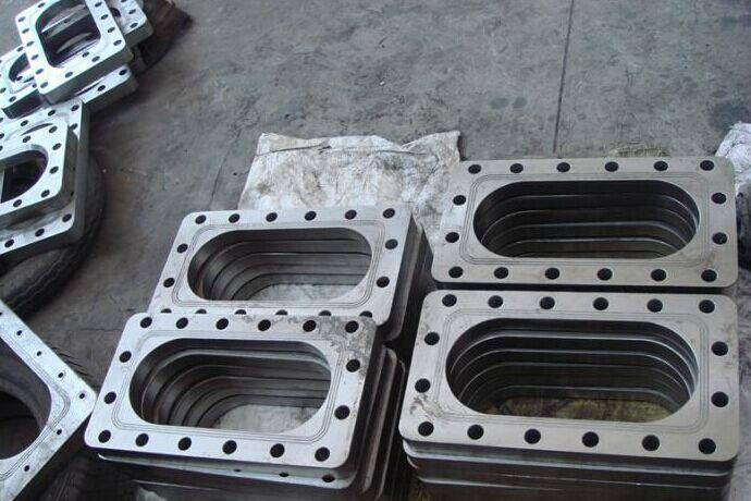 由此可見(jiàn)采用拉刀拉削是比較經(jīng)濟(jì)的工藝方案。