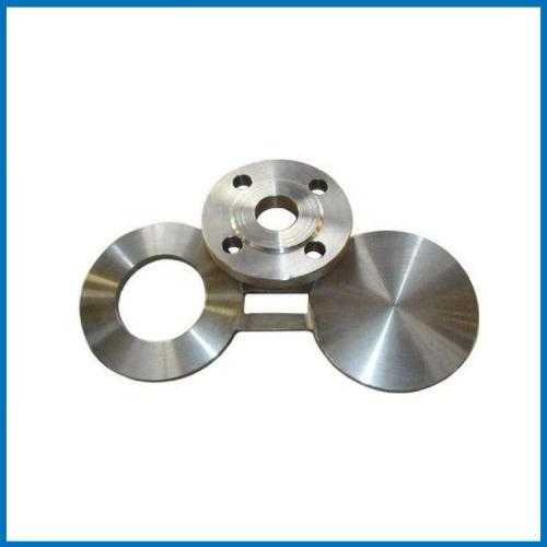 電磁脈沖作為一種寬頻帶 、高場強的瞬態(tài)信號 ， 評價材料對其的屏蔽效能 ，不能看成是連續(xù)波的簡 單疊加 ，僅使用 頻域測試并不能滿足材料 的電磁脈 沖屏蔽效能測試研究 。如本文使用脈沖激勵的時域 測試得到的屏蔽效能 曲線 (見 圖 9)在 1GHz頻率附